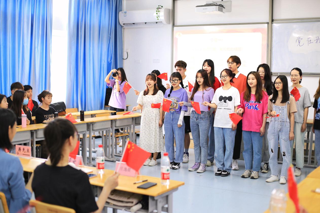 合唱《我和我的祖国》